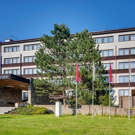 Hotel Skalsky Dvur Бистрице над Пернщейнем Екстериор снимка